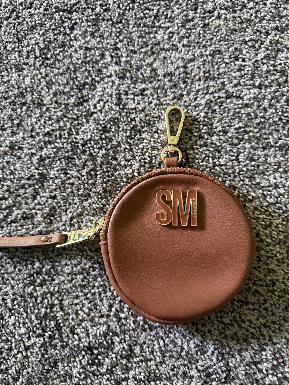 Steve Madden Round SM Coin Pouch in Brown with Gold Hardware